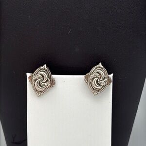Vintage unique silver tone gothic celtic swirl knot design screw back earrings
